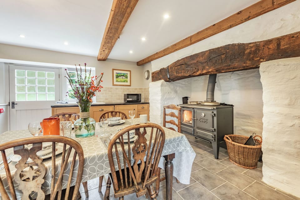 Kitchen/diner | Ty Glyn Mansion Cottage, Cilau Aeron, near Aberaeron