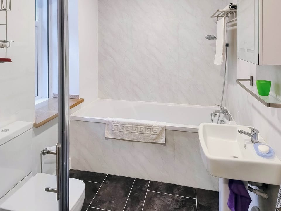 Bathroom | Old Steading, Brodick