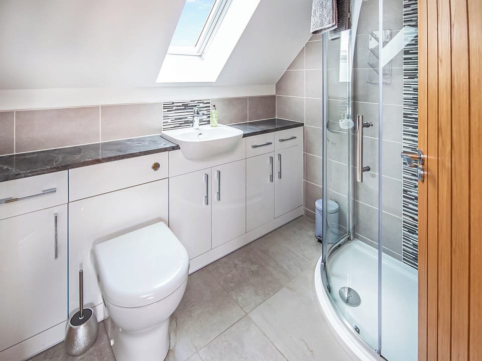 Bathroom | Beinn View House, Conon Bridge