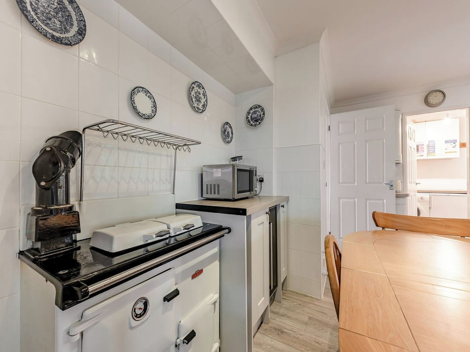 Kitchen | Five Bays View, Aberporth