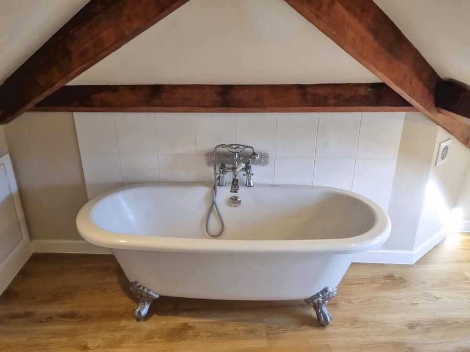 En-suite | Yr Hen Weithdy, Llanllechid near?Bangor