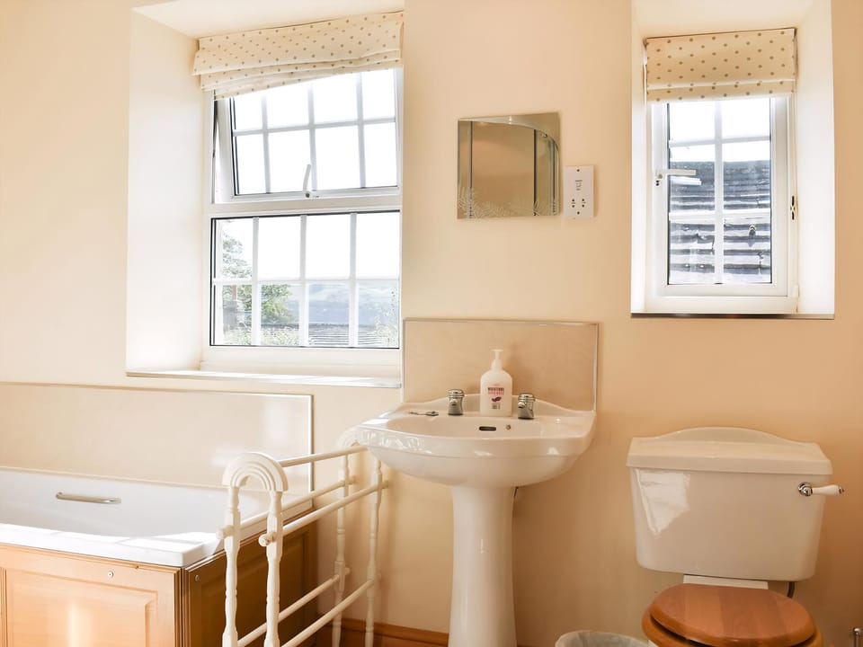 Bathroom | Gran&rsquo;s Cottage, Askrigg