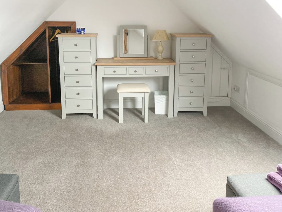 Twin bedroom | Woodlea Cottage 2, Dippen, near Whiting Bay, Isle of Arran