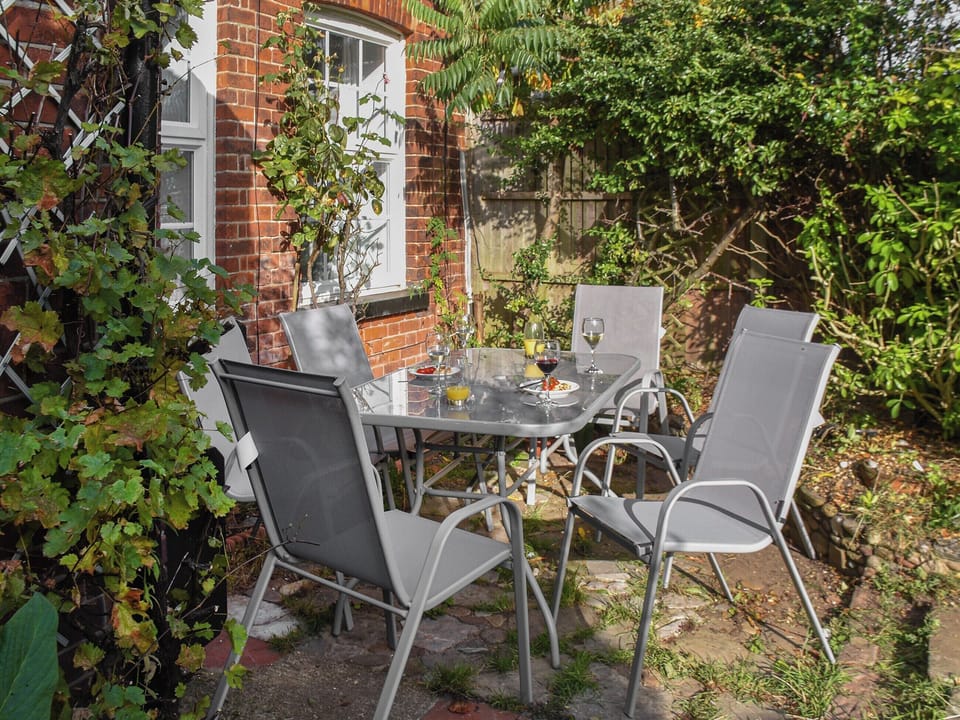 Outdoor eating area | 5 Coastguard Cottages, Caister on Sea