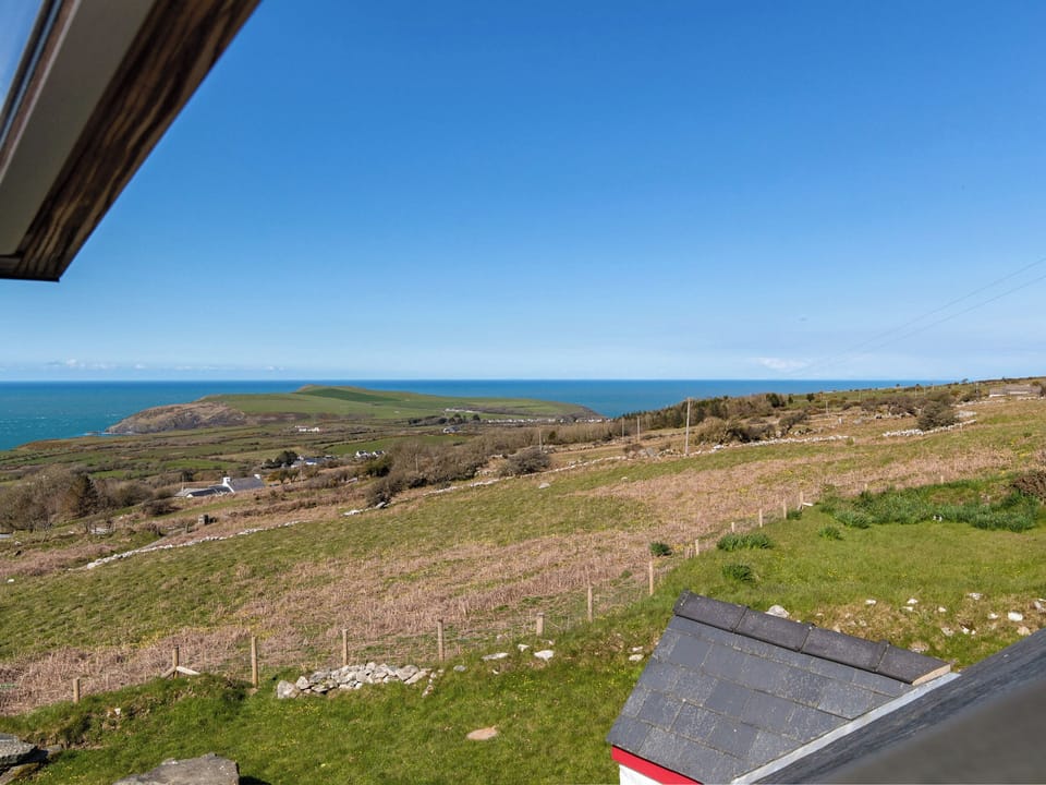 Outdoor area | Fagwr Meredith, Dinas Cross