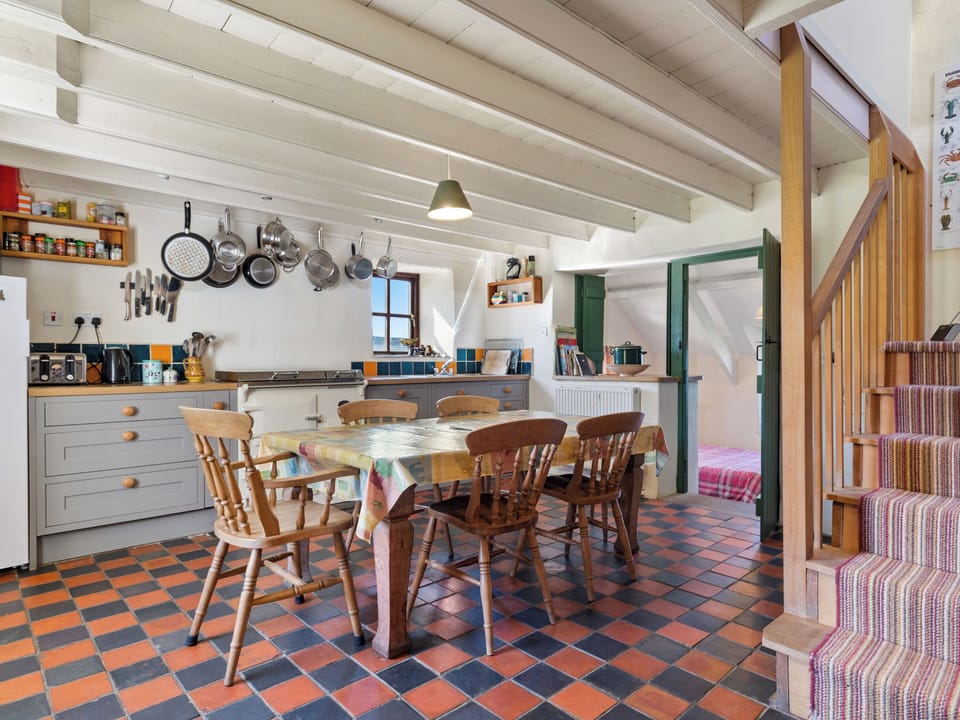 Interior | Fagwr Meredith, Dinas Cross