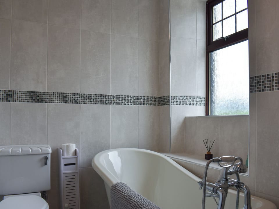 Bathroom | Park House, Blackwaterfoot