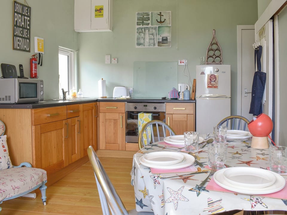Kitchen/diner | Redhurst Cottage, Lamlash, near Brodick