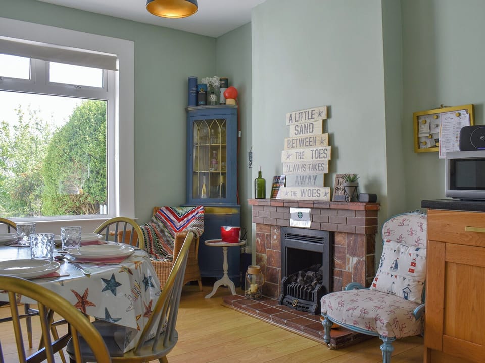Kitchen/diner | Redhurst Cottage, Lamlash, near Brodick