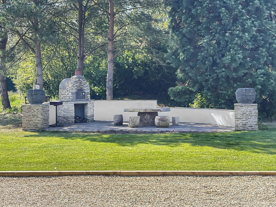 Sitting-out-area | Kingfisher - Lakeside Retreats, Marston