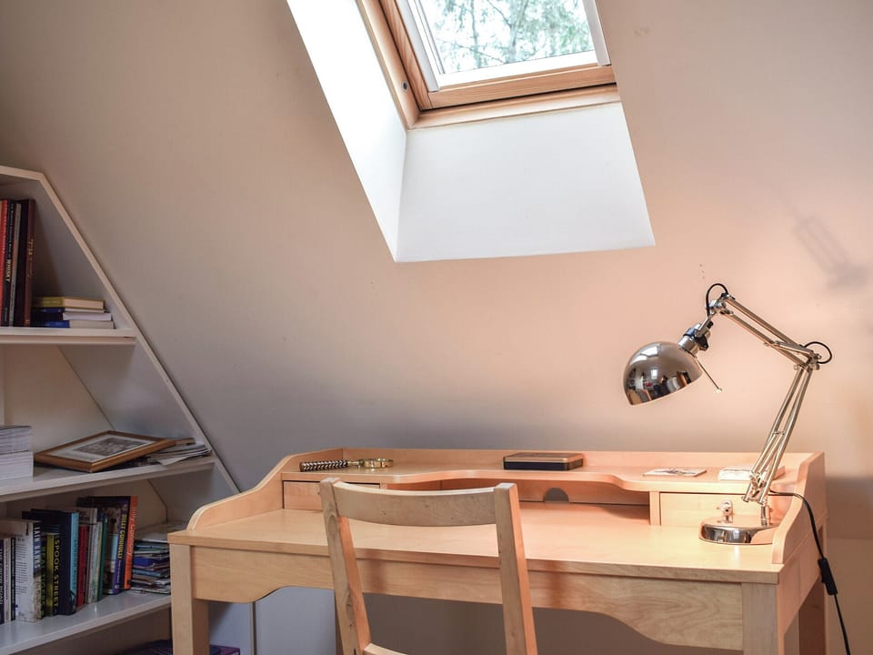 Library | Gushat Cottage, Strathtay, near Aberfeldy