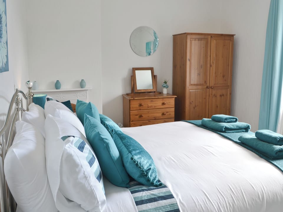 Double bedroom | Violet Cottage, Embleton, near Alnwick