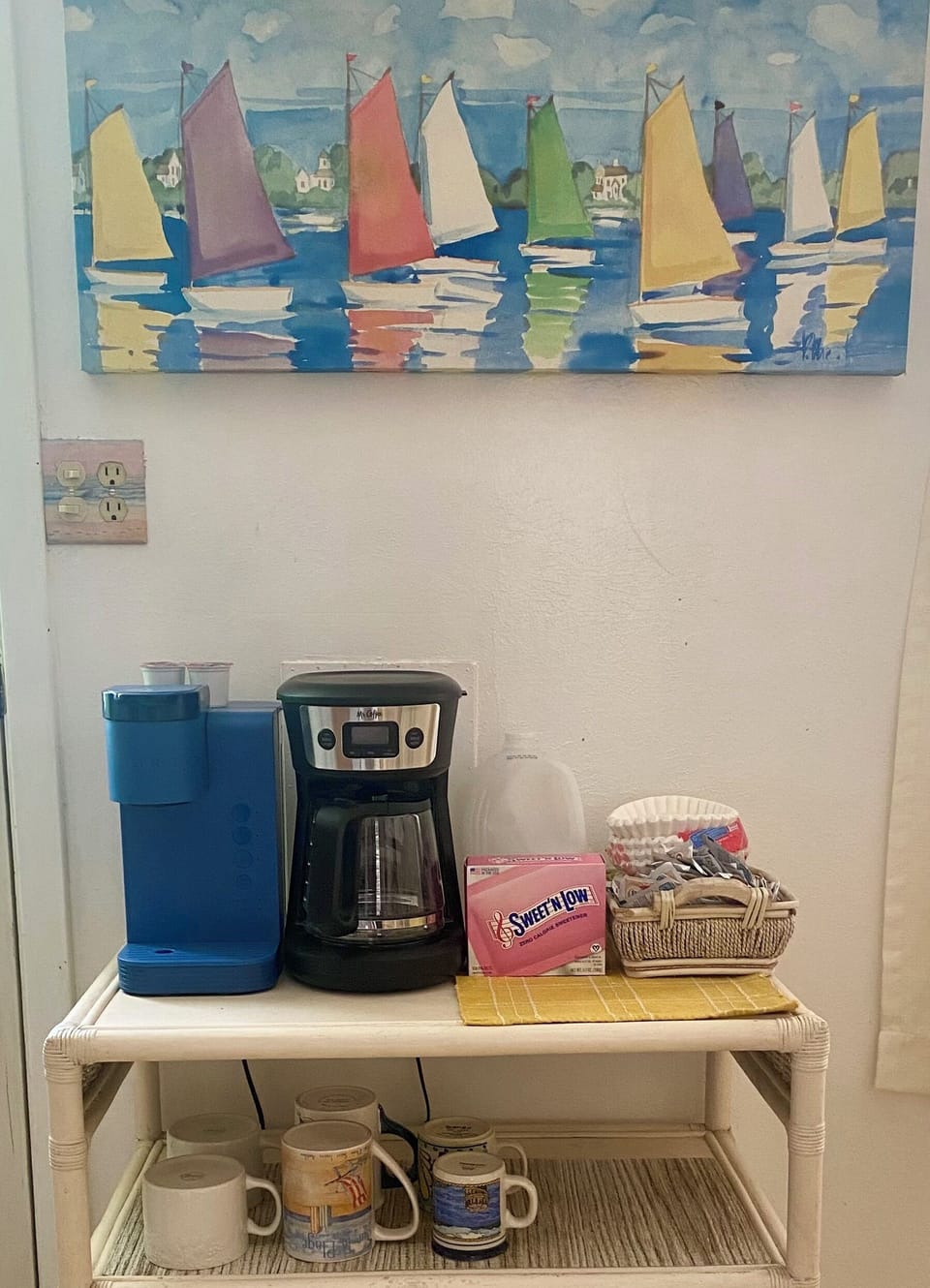 12 cup coffee maker, Keurig, K-cups, ground coffee, creamer, and sweeteners.
