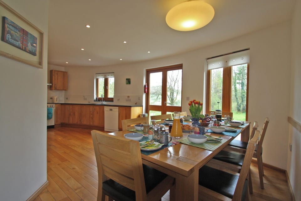 Henllys Lodge, Cilycwm, Llandovery