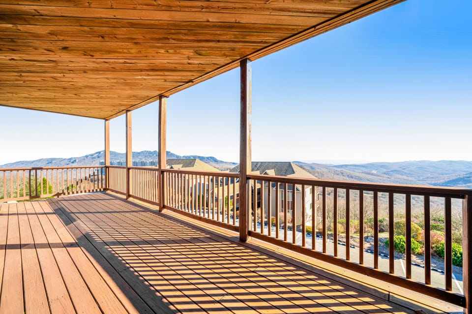 Balcony with breathtaking mountain views, perfect for sunrise coffee