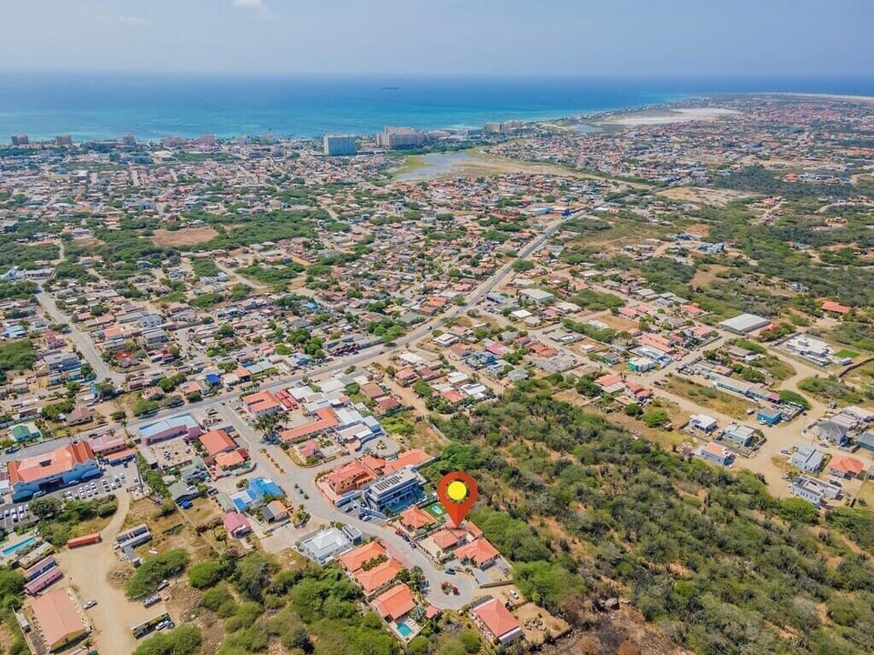 Just 5 minutes to Palm Beach by car and only 20 minutes walking to pristine beaches. A tropical retreat at your doorstep.