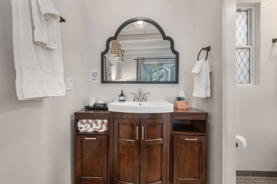 Vanity in Casita 7