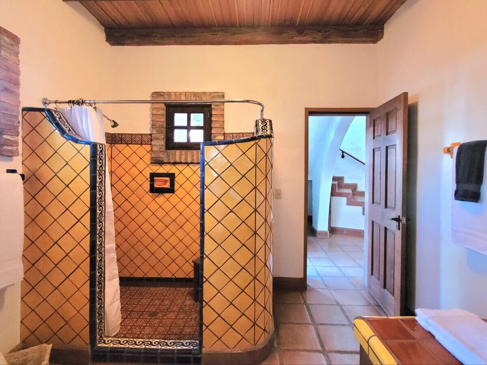 Full bathroom [downstairs]