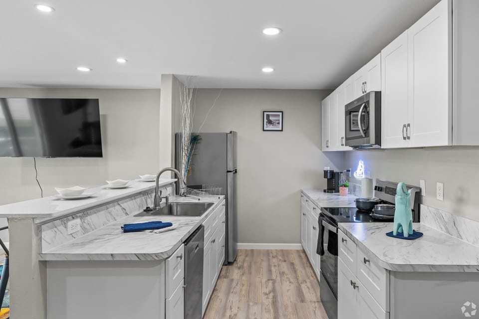 Chef Style kitchen with a the bells and whistles 