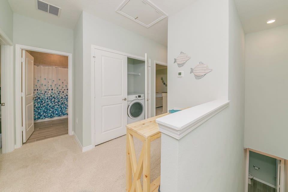 Light, bright and airy, and well equipped from every angle. 