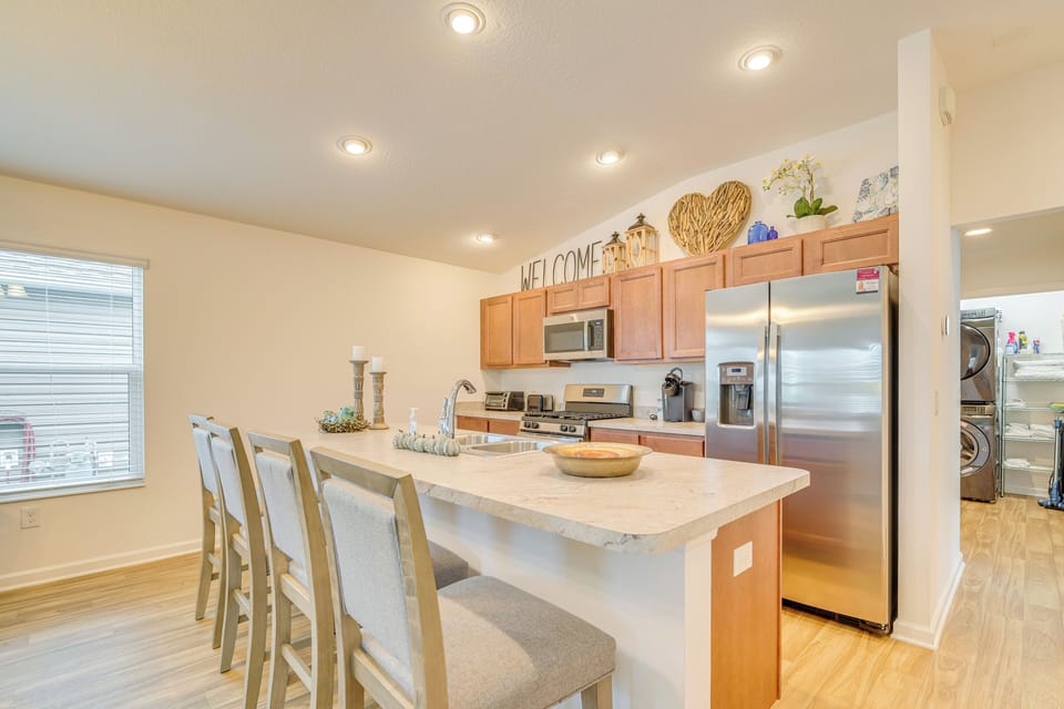 Kitchen | Keurig Coffee Maker | Toaster | Blender