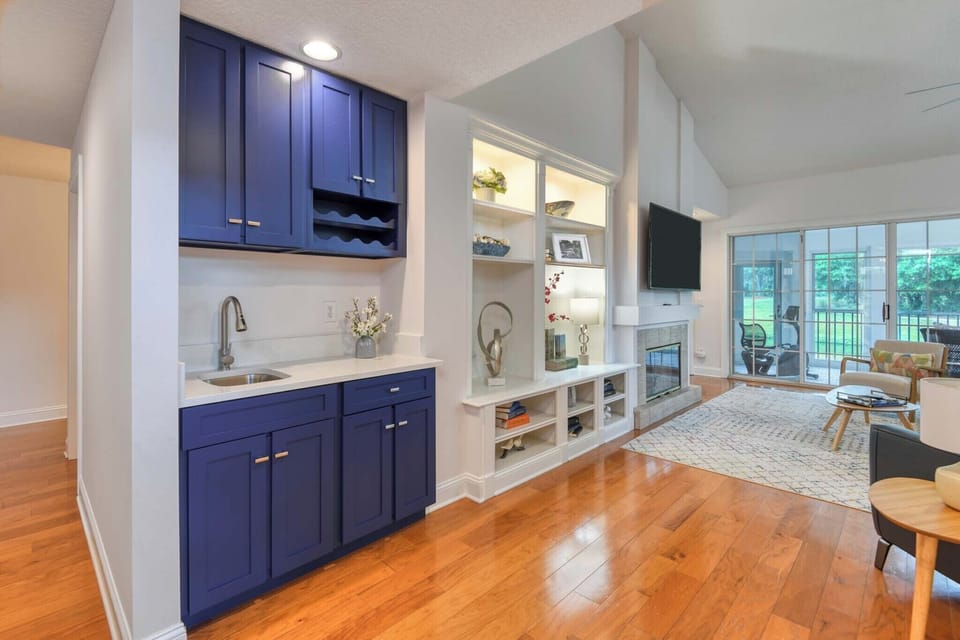 Wet Bar to Living Area