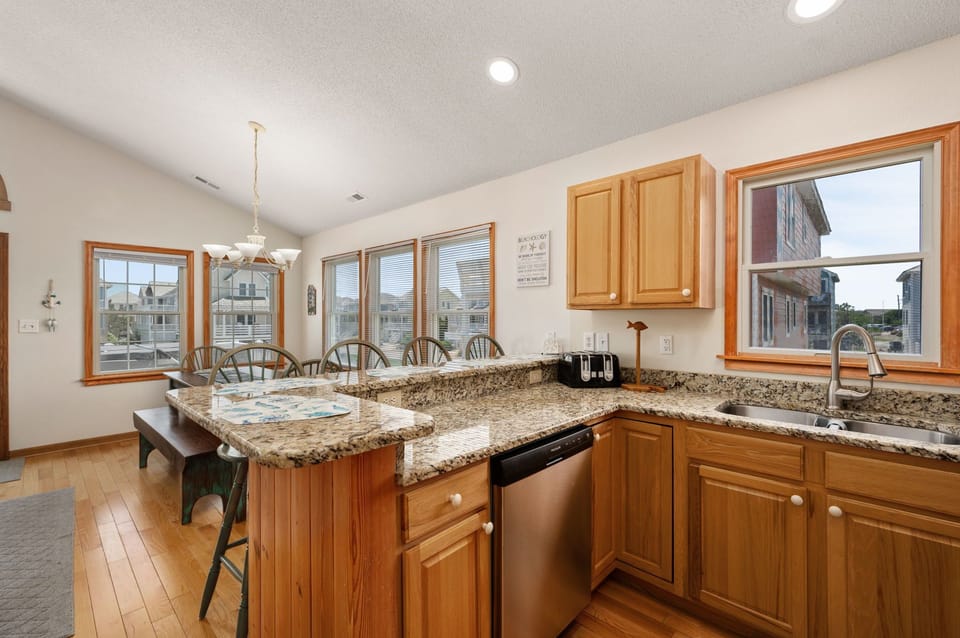 SV31: Beachology | TL Kitchen Area