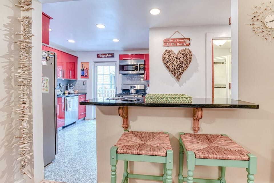 Island for quick bite or work station