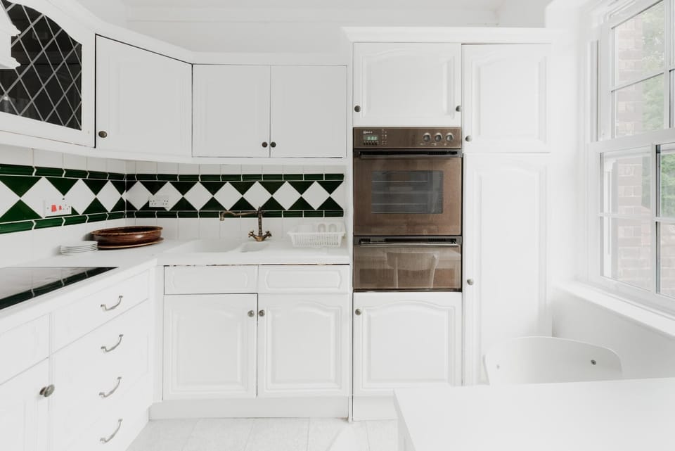 The White Leopard – Stylish 3BR in Chelsea (5629)