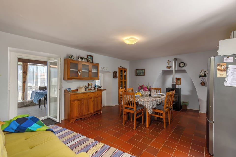 Kitchen and dining area