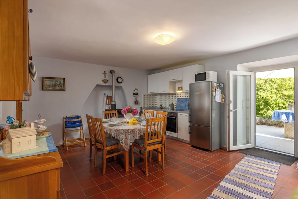 Kitchen and dining area
