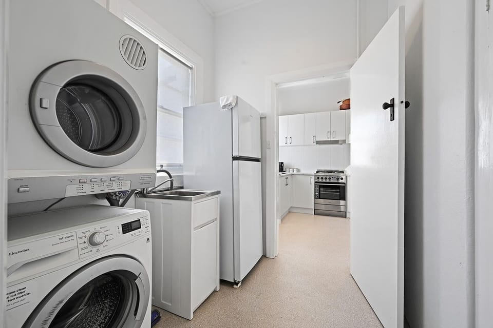 Laundry - Washing Machine + Dryer