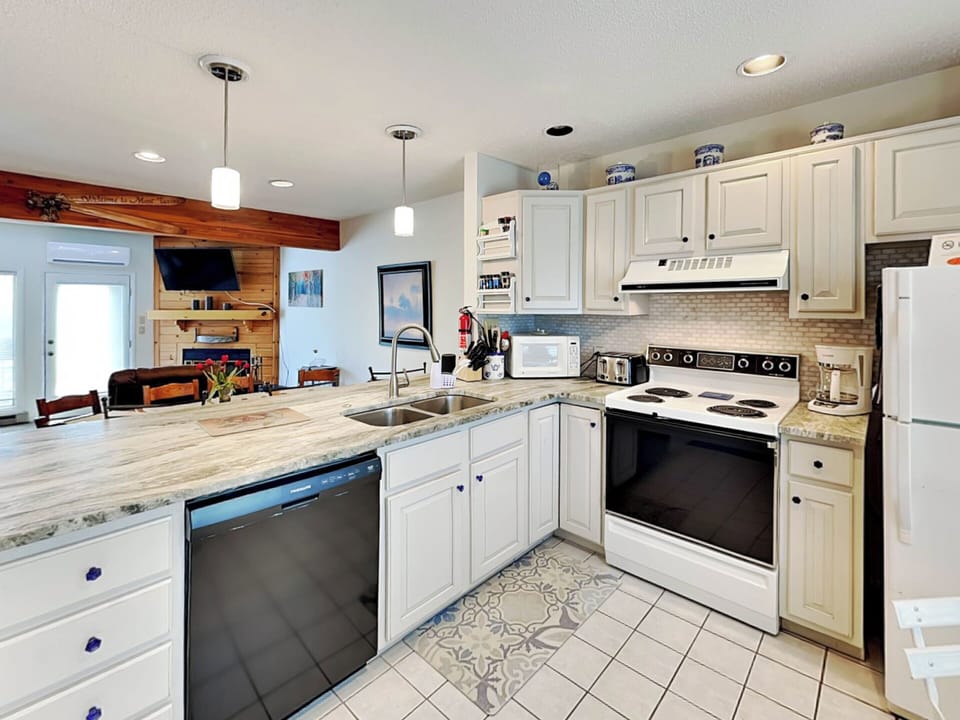 Full Kitchen