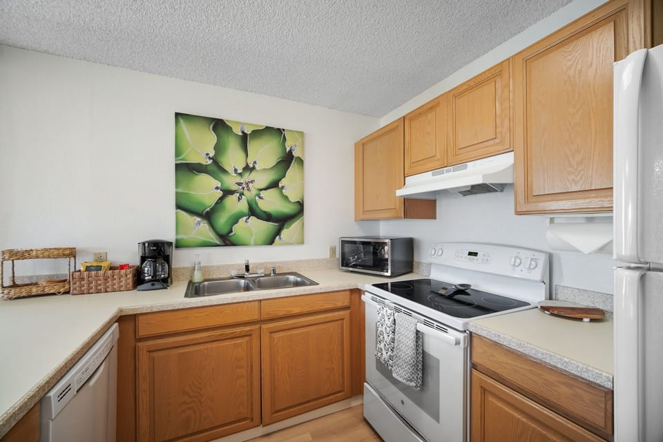 Fully stocked kitchen for dining in