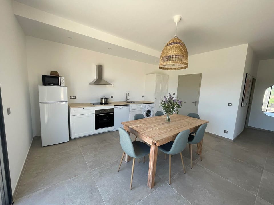 Cuisine spacieuse et fonctionnelle