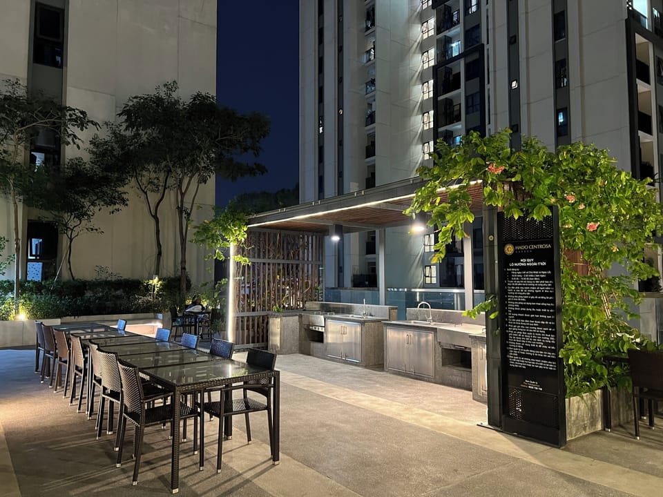 Outdoor dining