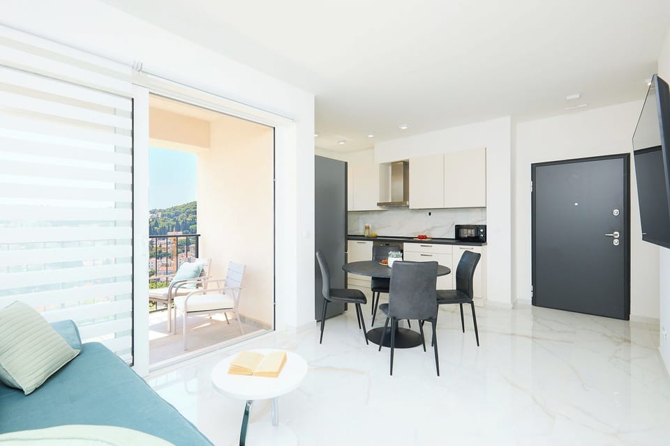 Living room / Kitchen