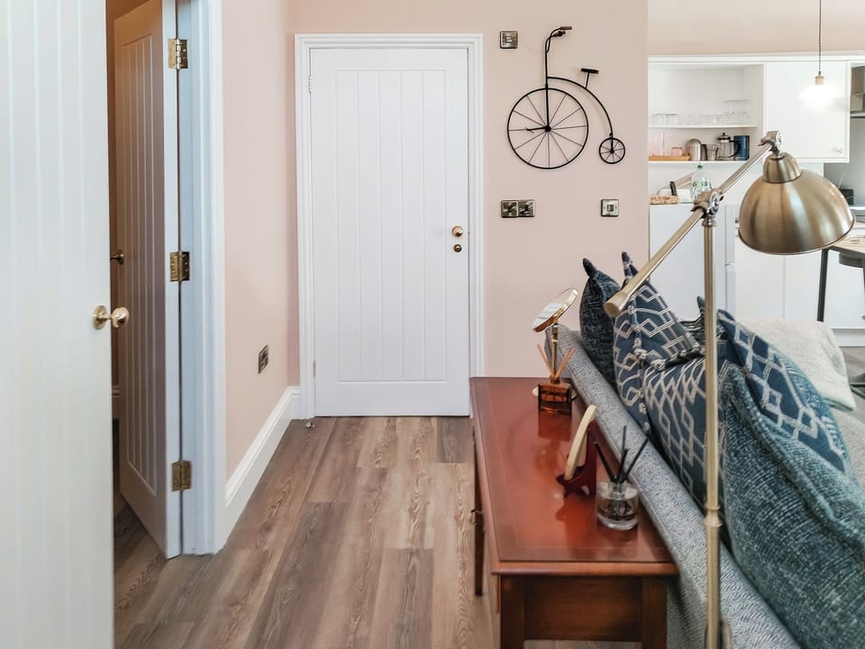 Entrance and hallway | Dominion Place, Egremont