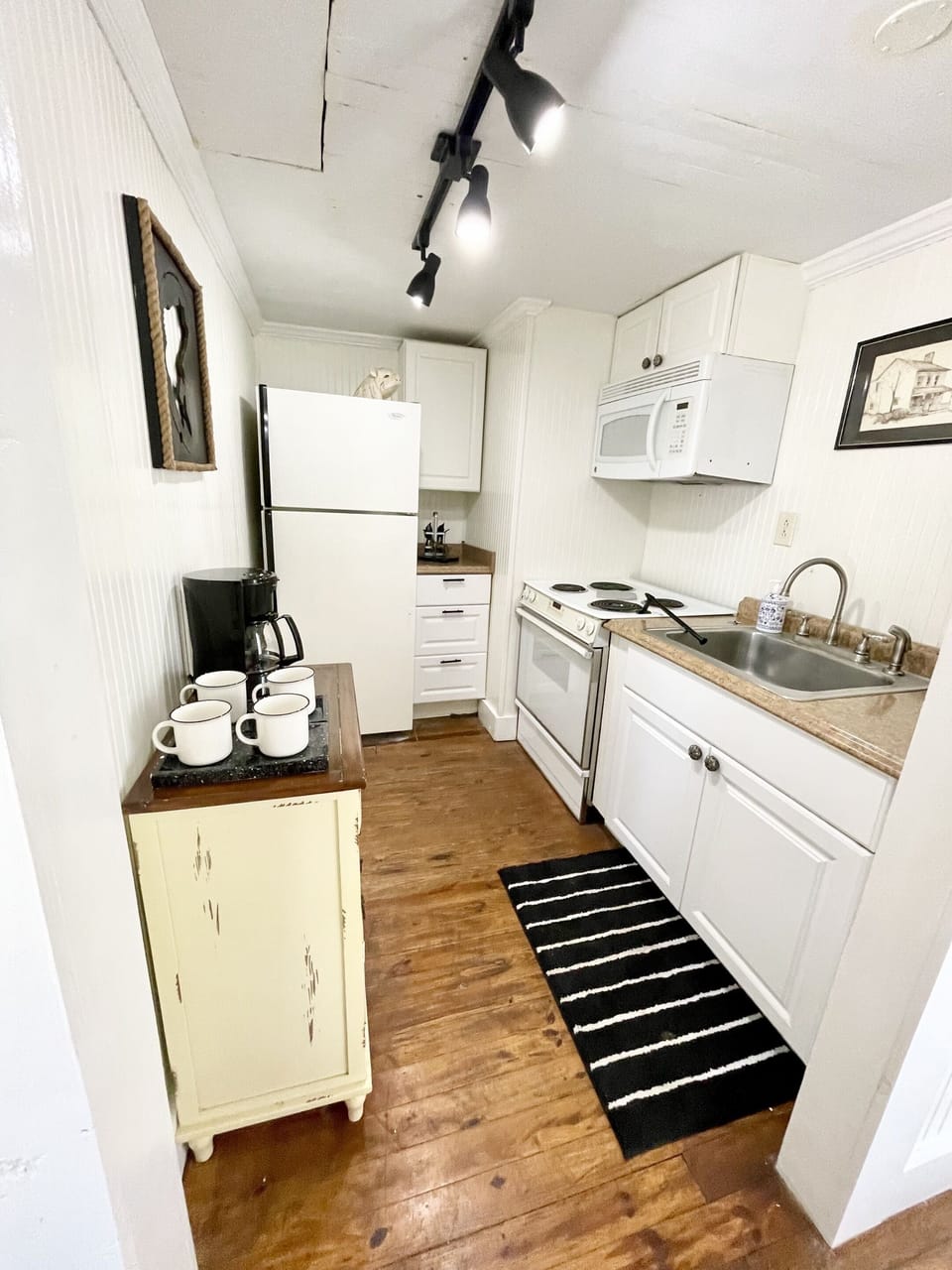 full kitchen