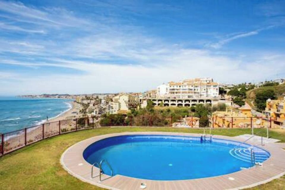 Views and Pool