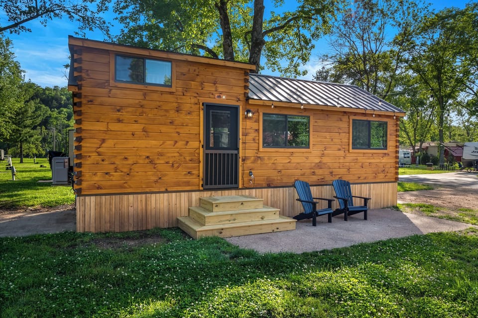 Front Cabin 30