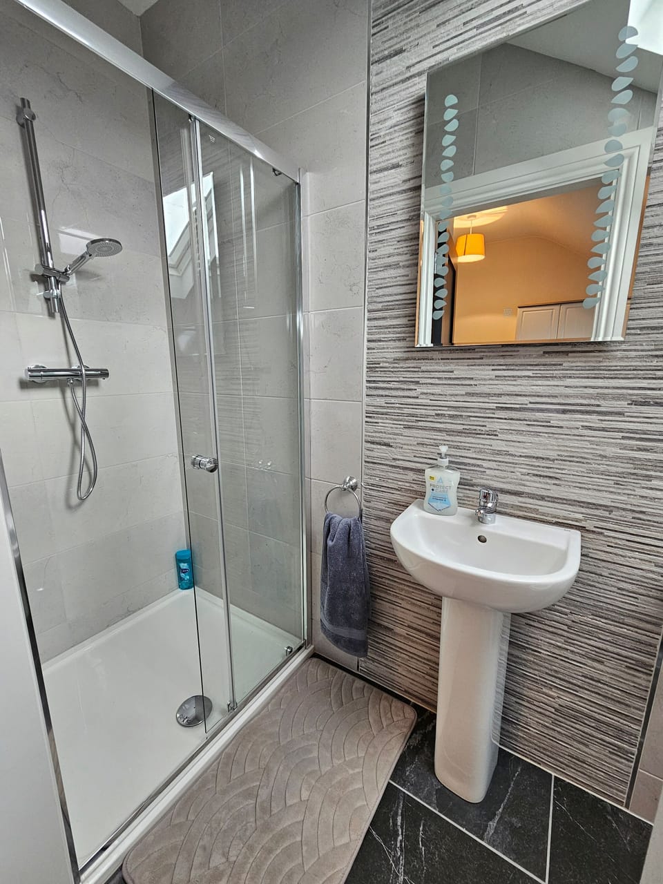 en-suite room 6