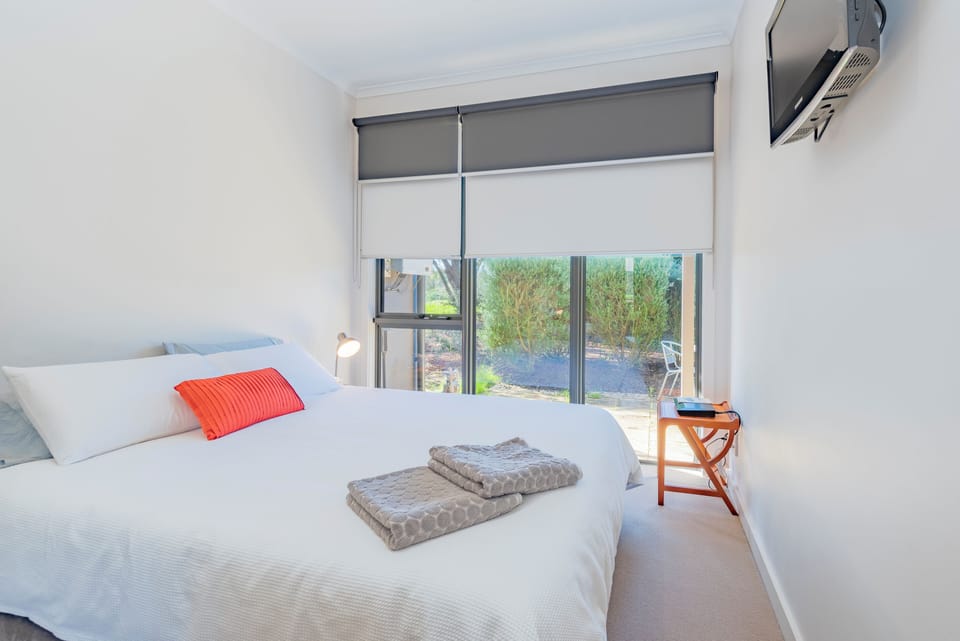 Bedroom (2)