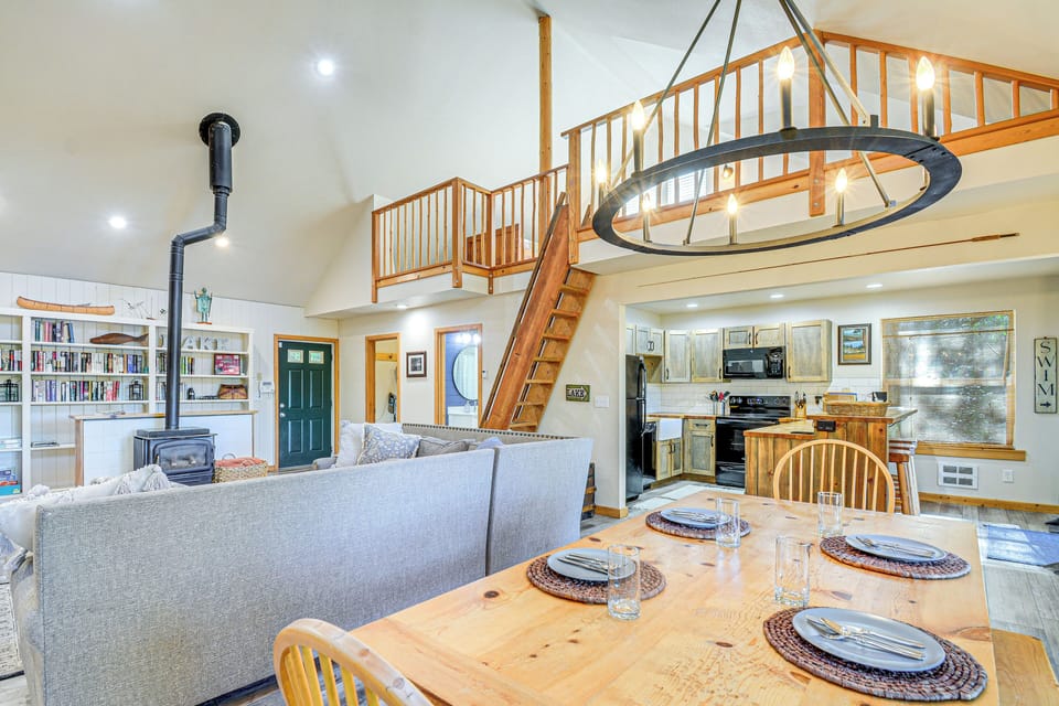 Dining Room | 1st Floor | Dishware & Flatware