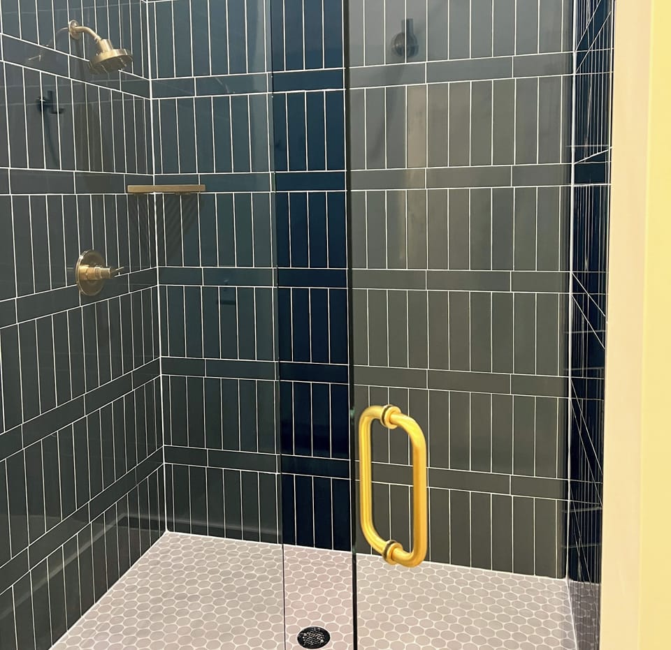 Walk in Shower in Zeus guest room in the Inn