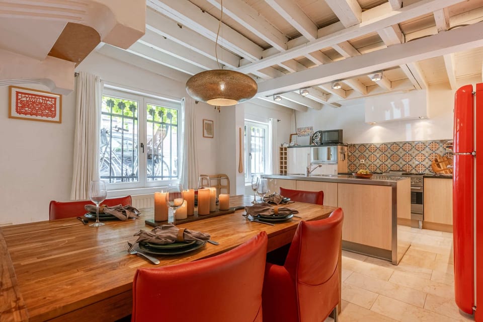 Dining area in connection with the kitchen