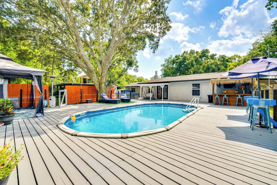 Tavares Vacation Rental | 4BR | 3BA | 2 Steps Required | 2,500 Sq Ft