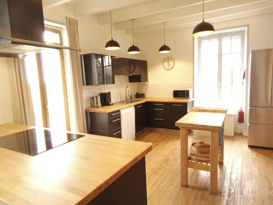 Fully equipped kitchen