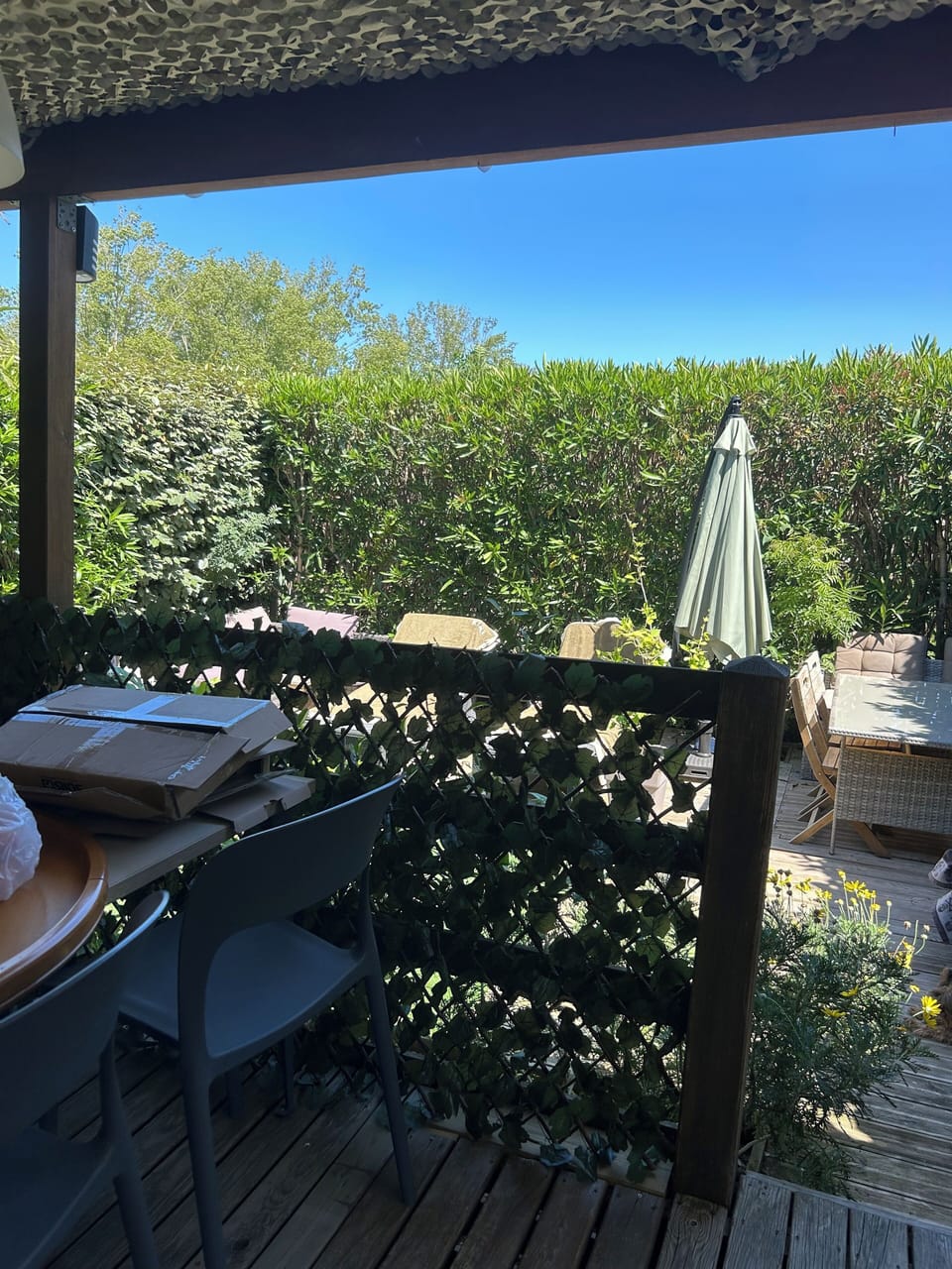 Outdoor dining
