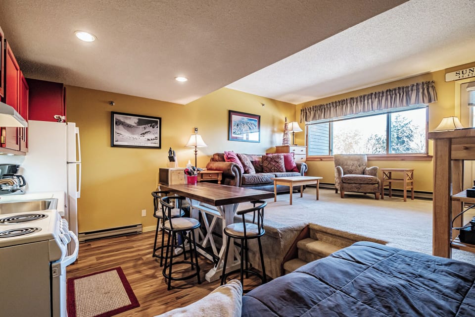 Living/dining/kitchen